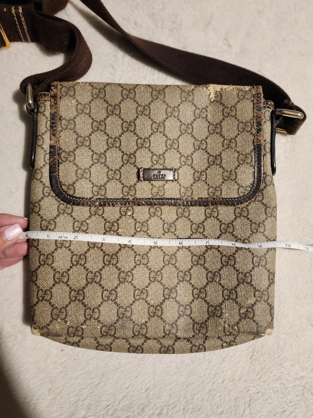Gucci GG Supreme Canvas and Leather Shoulder Bag (model 223666) - Picture 13 of 16